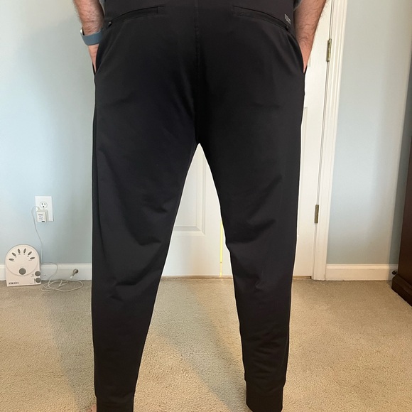 Vuori Mens Sunday Performance Joggers - Picture 5 of 9